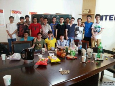 心中怀母校，助力大学梦------计算机082班校友返校欢聚